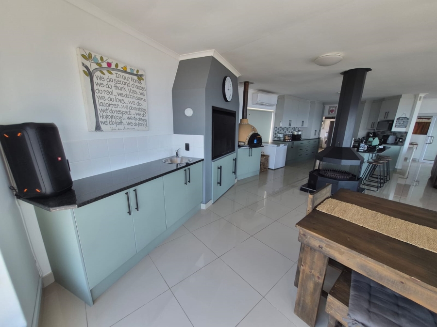 5 Bedroom Property for Sale in Dana Bay Western Cape